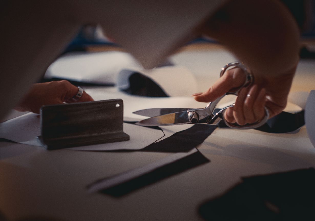Atelier Dreisieben Hamburg - Innendetail einer Maßschneiderei, professionelle Businessfotografie